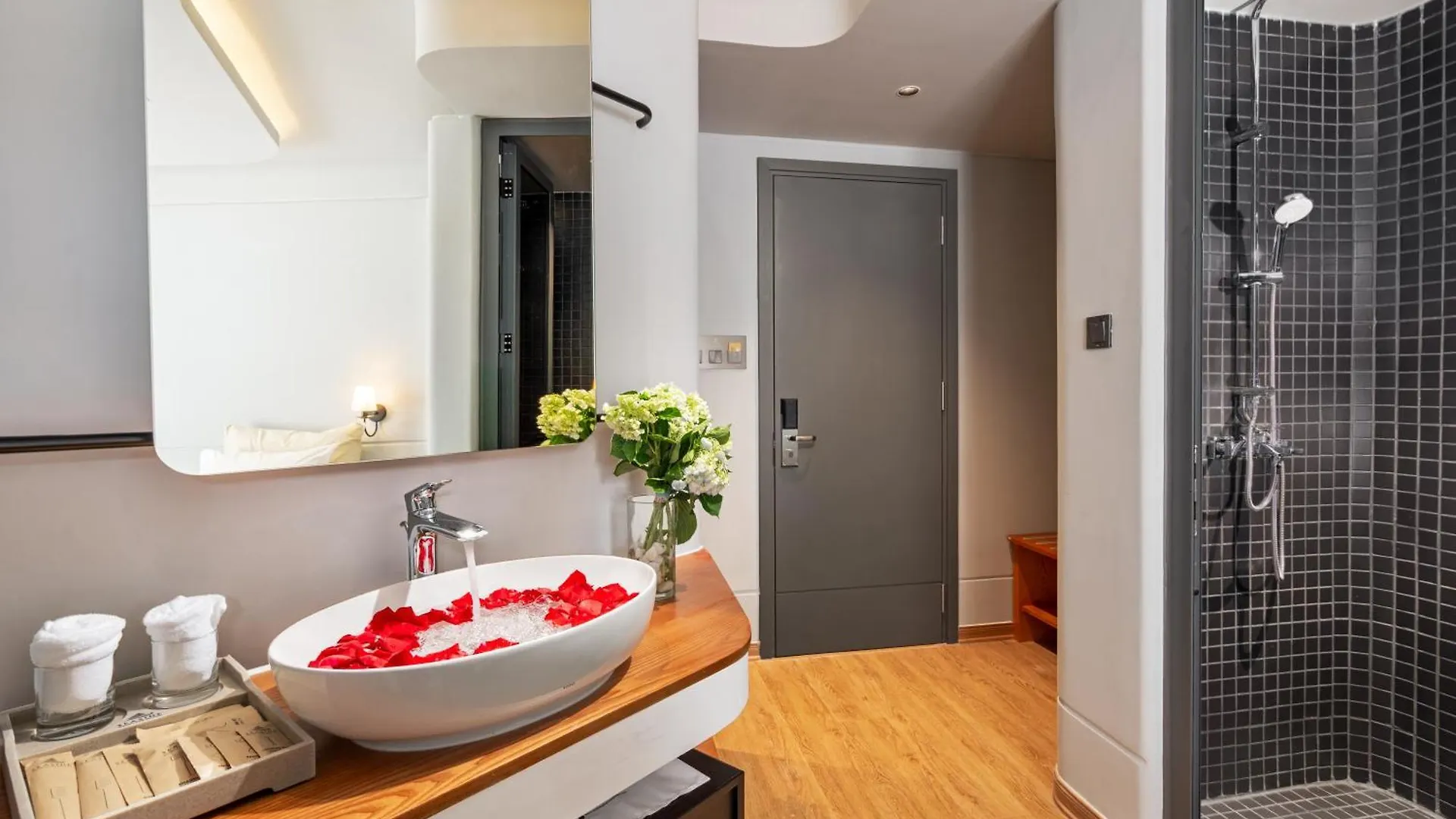 Seaside Boutique Hotel Nha Trang Beach 4*,
